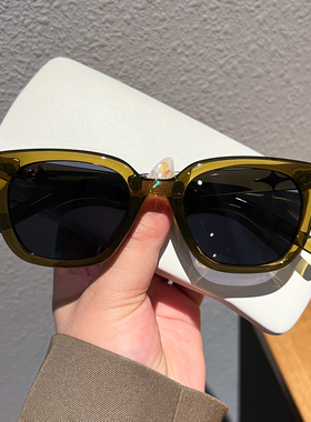 显脸小百搭凹造型太阳眼镜