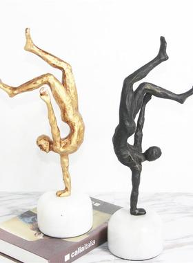 现代简约运动体操人物摆件创意家居办公室书房金属装饰品摆设