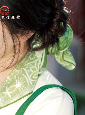 陕西历史博物馆葡萄花鸟纹方巾
