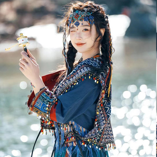 现货杨超越同款名族服装藏族饰品西双版纳哈尼异域风情摄影写真照 - 图0