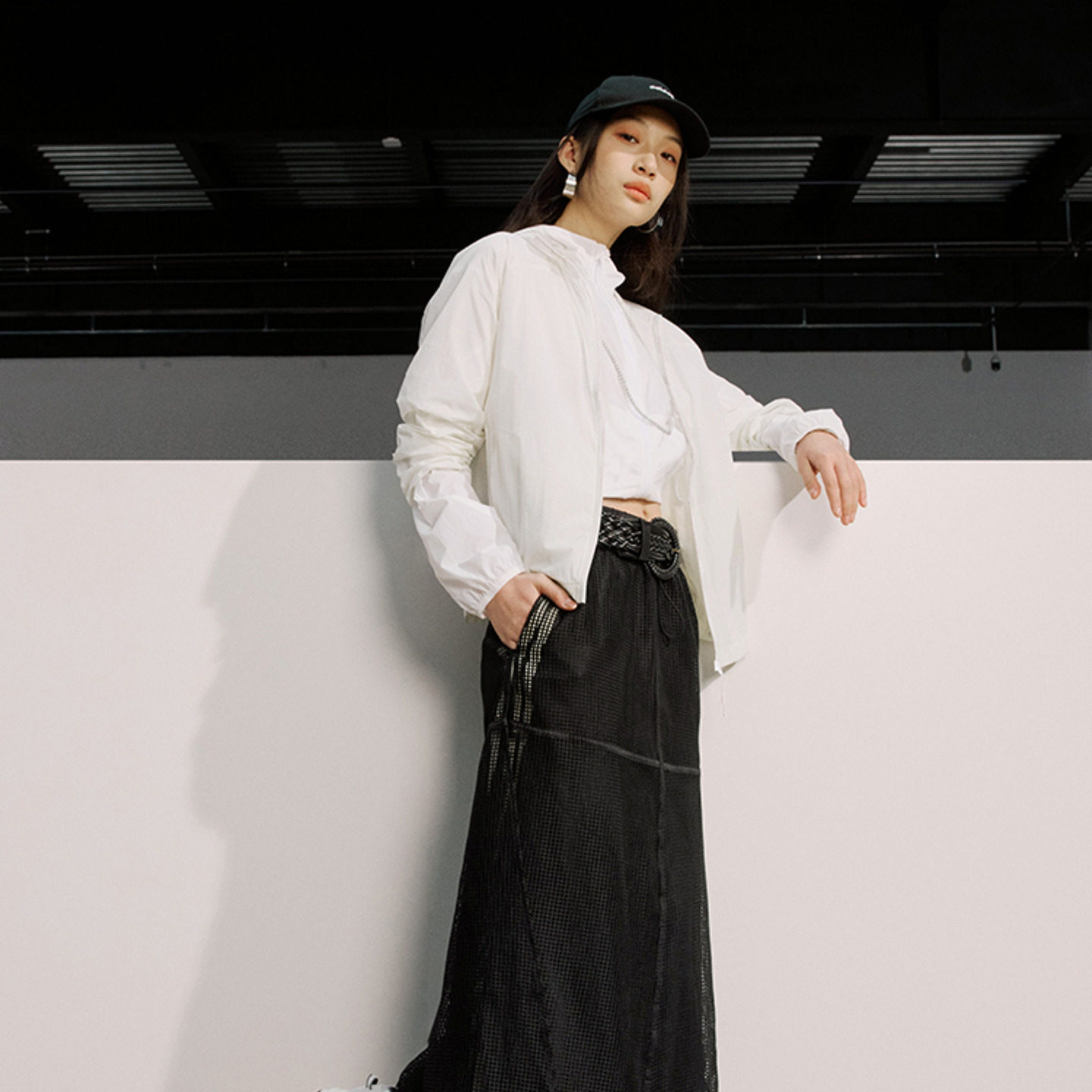 轻肤感系列拒水防风UPF50+连帽防晒衣轻风衣女装adidas阿迪达斯,淘宝优惠券,粉丝福利购,淘宝优惠卷