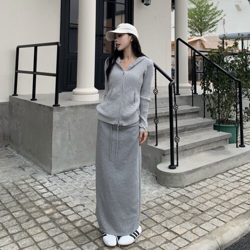3MER哦哦三妹韩系灰色直筒针织半身裙女春夏新款休闲开叉包臀长裙 - 图1