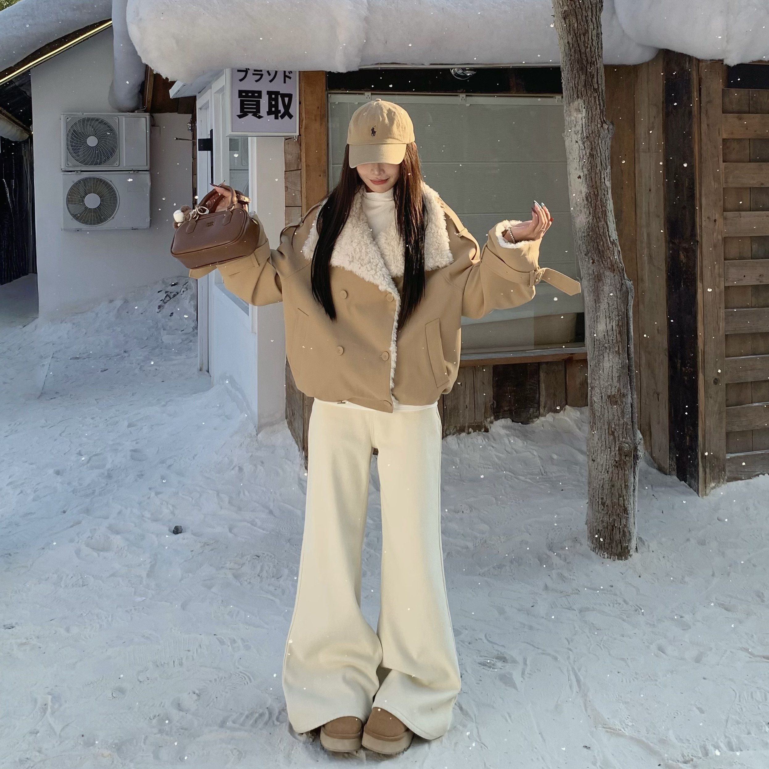 3MER哦哦三妹 卡其色拼接羊羔毛翻领外套女冬季保暖短款工装风衣,淘宝优惠券,粉丝福利购,淘宝优惠卷