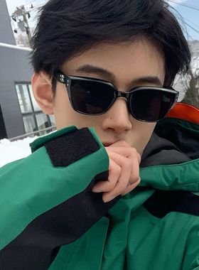 户外旅游拍照2025款帅气高级复古方框防紫外线太阳眼镜女