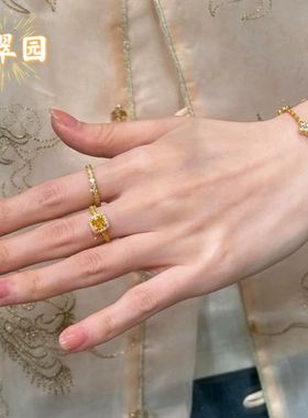 黄水晶戒指女轻奢超闪镶嵌小方糖麻花高级感食指戒