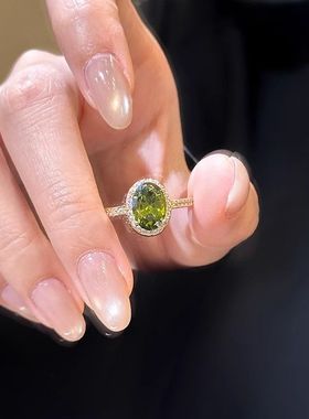 绿色椭圆水晶戒指女款2025新款爆款轻奢高级感设计小众指环