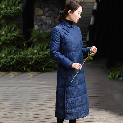 清平调 真丝香云纱羽绒服中式冬季旗袍白鹅绒立领过膝女新款外套 - 图1