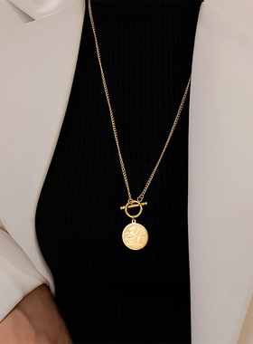 钛钢轻奢小众设计潮牌嘻哈毛衣链