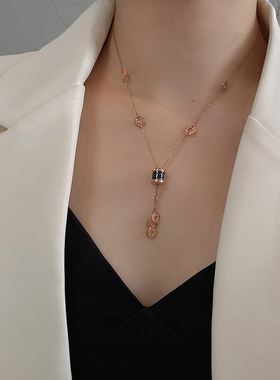 2020新黑陶瓷项链女小蛮腰锁骨链长毛衣链钛钢18K玫瑰金ins潮时尚