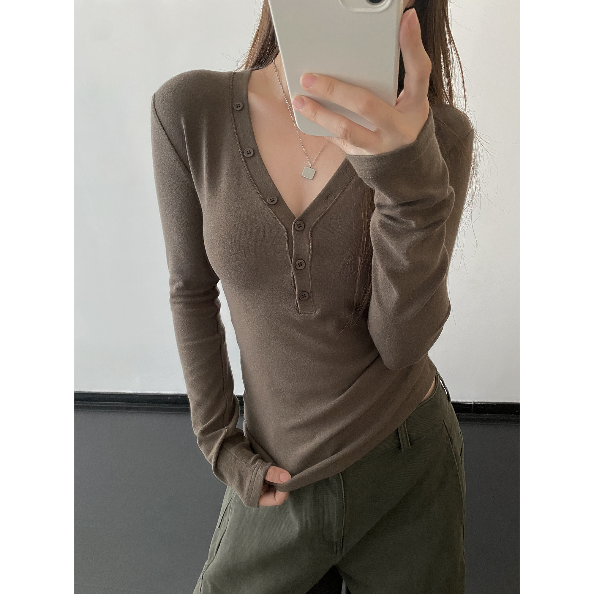 sun柚 乌木甜茶冷淡系氛围感加厚高密度扣子绵羊毛瘦瘦百搭打底衫,淘宝优惠券,粉丝福利购,淘宝优惠卷