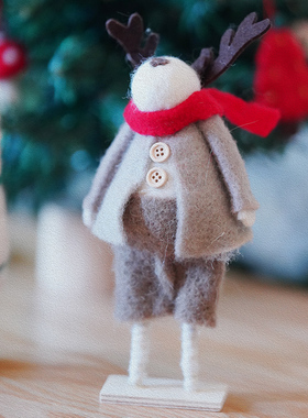 北欧家居摆件红围巾麋鹿小摆件羊毛毡成品玩偶客厅餐厅柜台装饰品