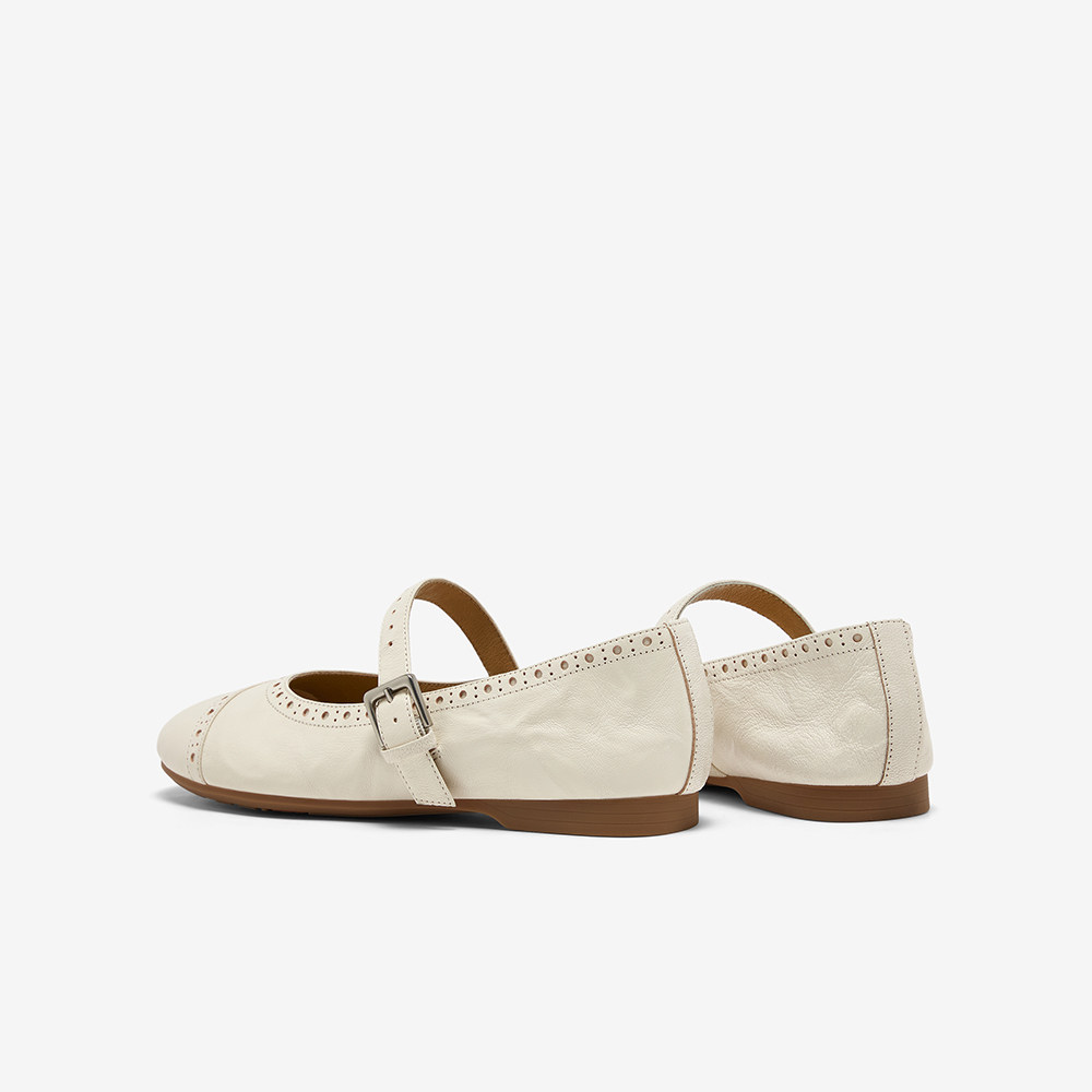 Bata玛丽珍女2025秋季新款羊皮法式布洛克软底通勤单鞋63068CQ5,淘宝优惠券,粉丝福利购,淘宝优惠卷