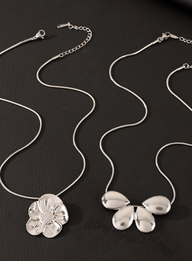 Women's Vintage Big Flower Pendant Waterproof Necklace项链
