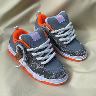 2024 new thickened tongue volcanic ash low-top bread shoes men's shoes women's shoes sports and leisure large size couple sneakers