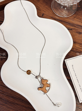 木质小马吊坠项链女2025新款