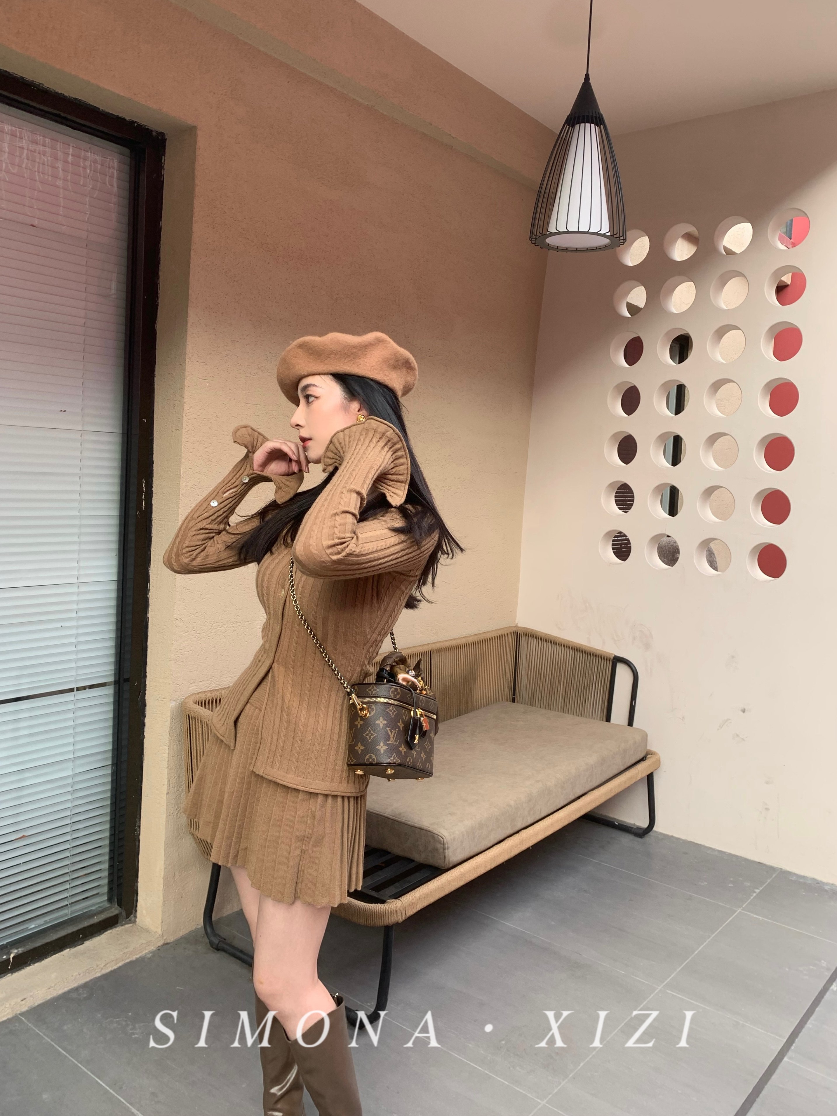 SIMONA 卡其｜米白两色针织套装修身上衣百褶短裙两件套,淘宝优惠券,粉丝福利购,淘宝优惠卷