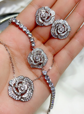 很唯美的玫瑰花锁骨链+手链+耳钉