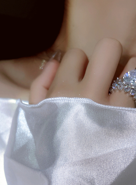 爆闪爱心少女排钻开口戒指