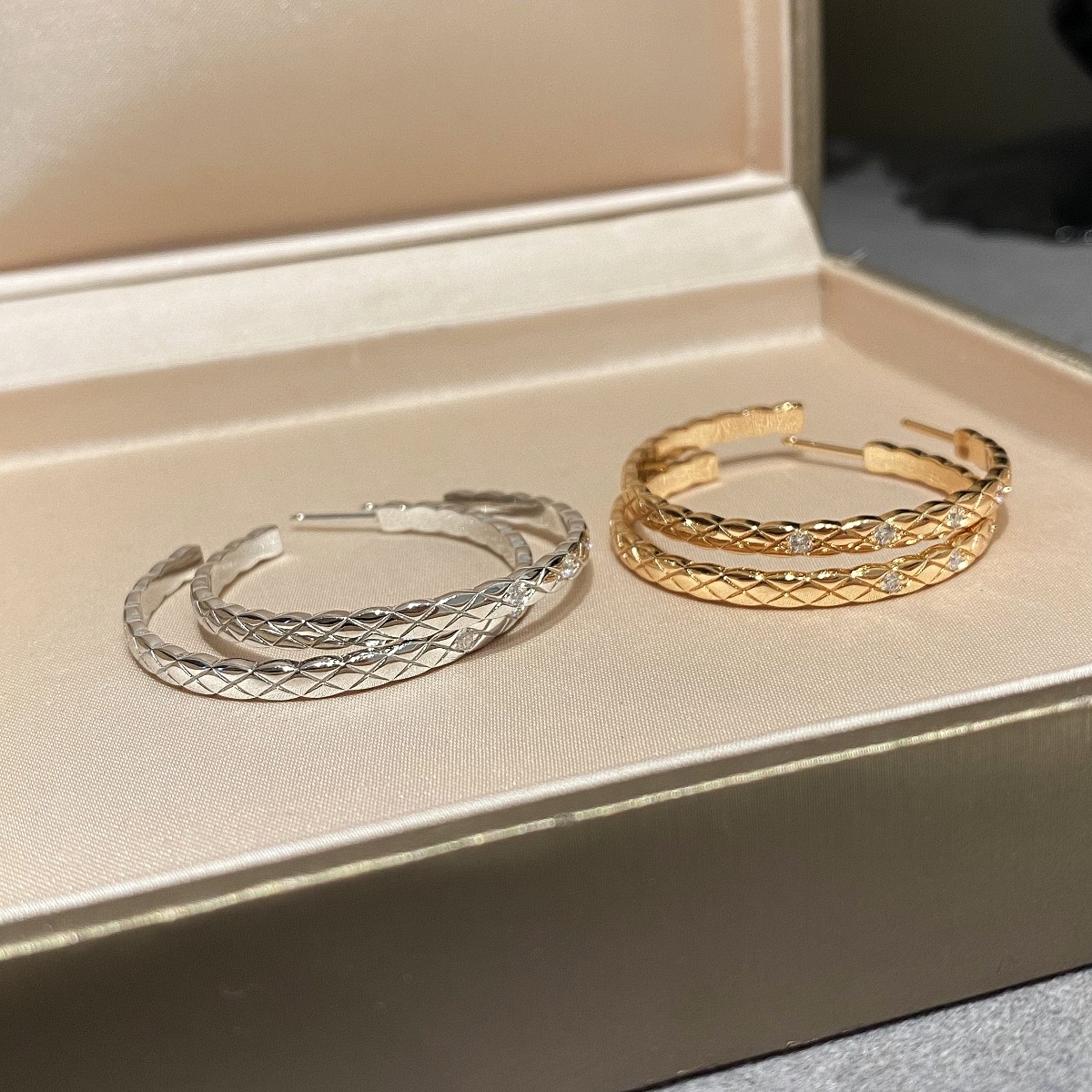 菱格大圈耳环925纯银圆圈间钻小香风窄版轻奢高级感复古耳饰欧美,淘宝优惠券,粉丝福利购,淘宝优惠卷