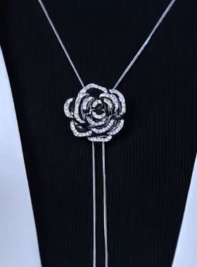 2025年新款银色山茶花抽拉项链女