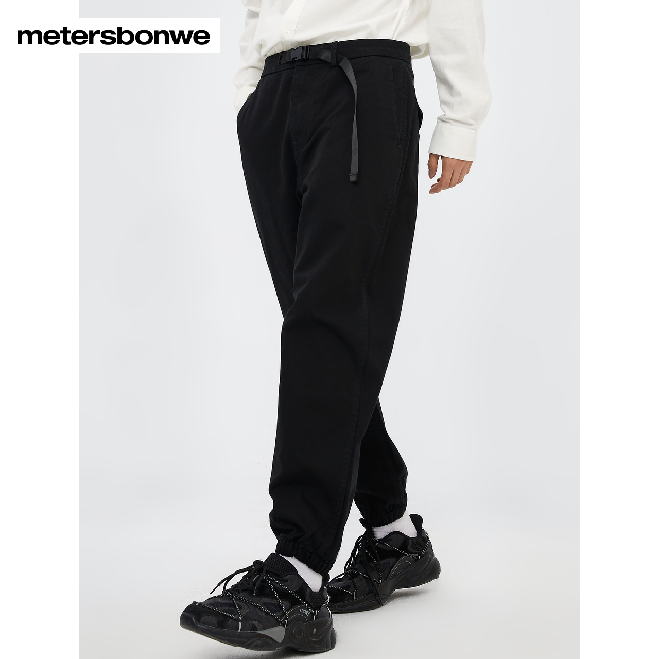  美特斯邦威outlets店休闲裤