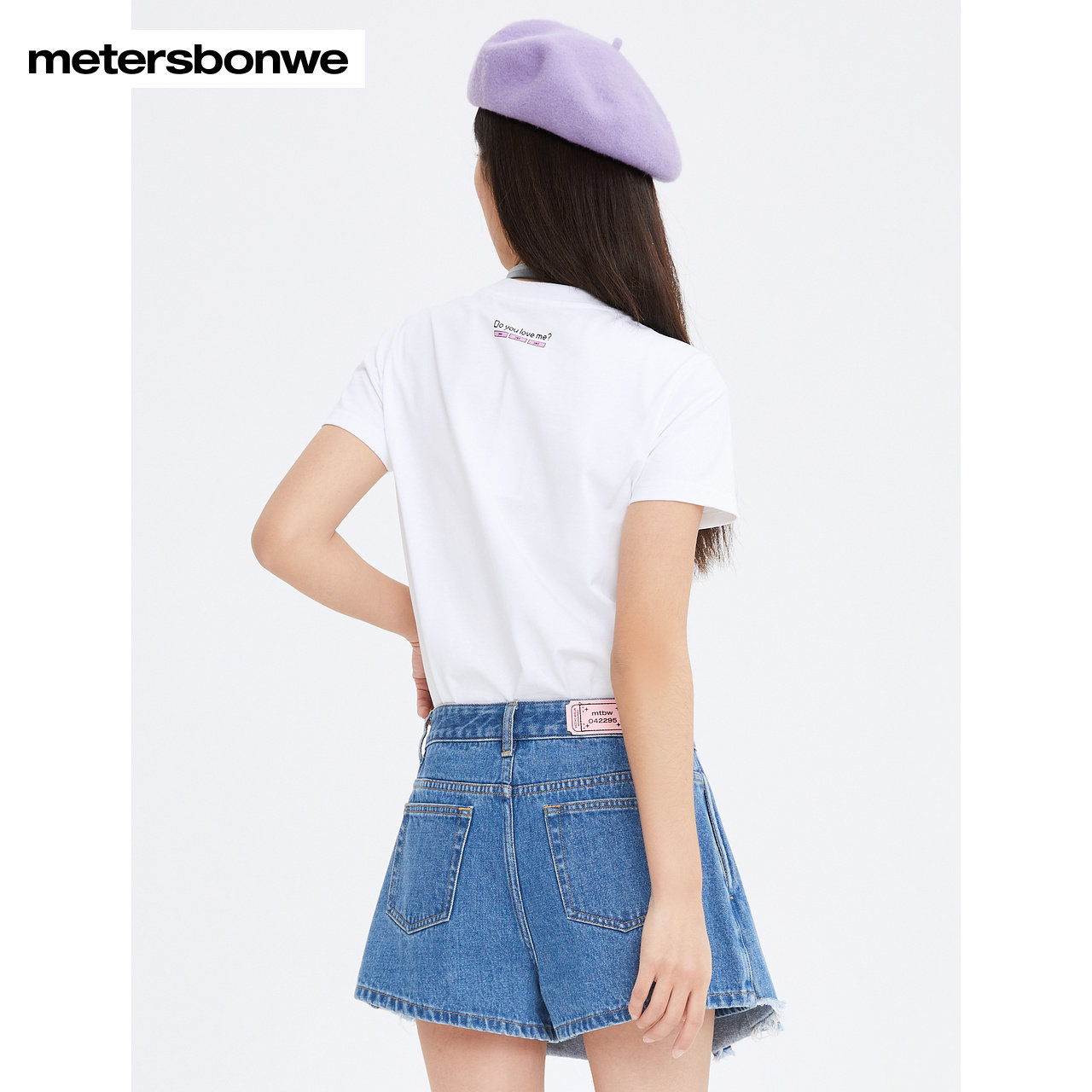  美特斯邦威outlets店T恤