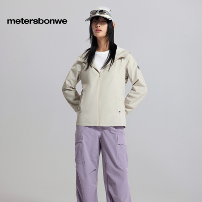 美特斯邦威户外夹克女防泼水春季新款简约百搭登山外套上衣　
