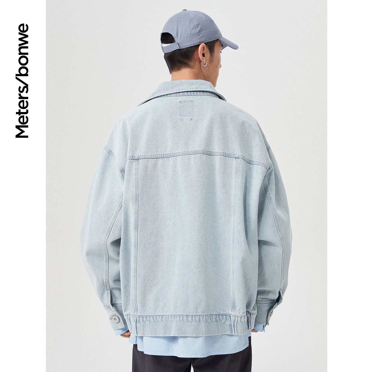  美特斯邦威outlets店夹克