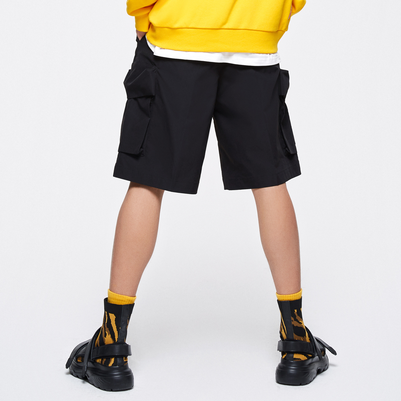  美特斯邦威outlets店休闲裤