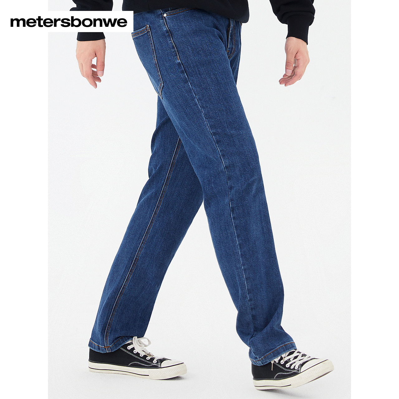  美特斯邦威outlets店牛仔裤