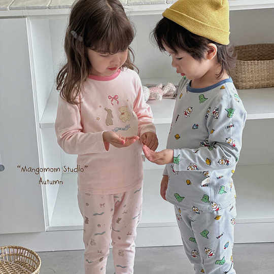 Ropa de otoño de algodón suave de categoría infantil de diseño original.