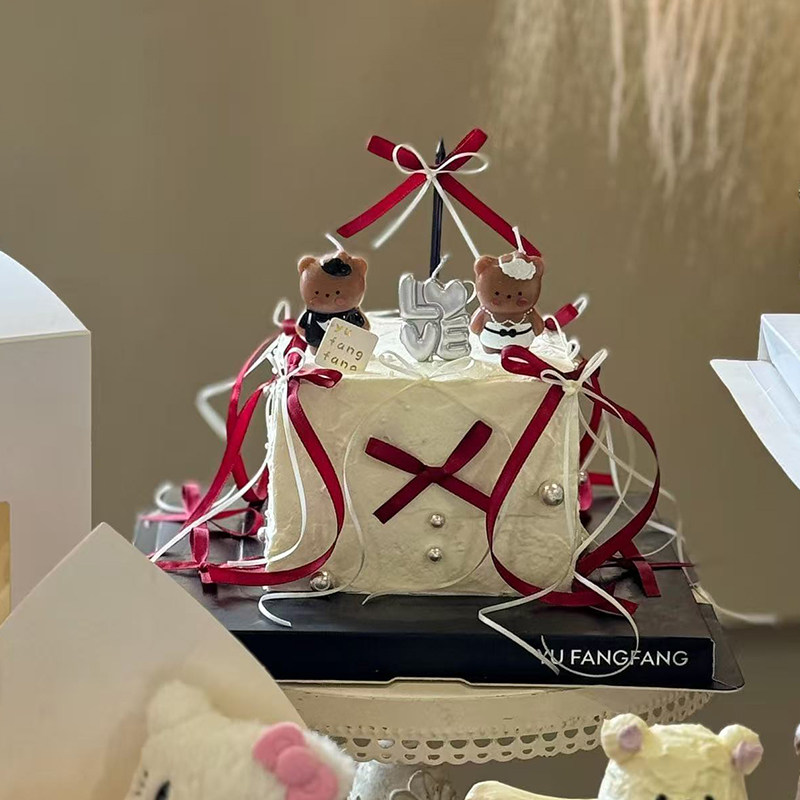 2.14烂漫情侣西装婚纱小熊蜡烛情人节蛋糕装饰蝴蝶结丝带装扮插件,淘宝优惠券,粉丝福利购,淘宝优惠卷