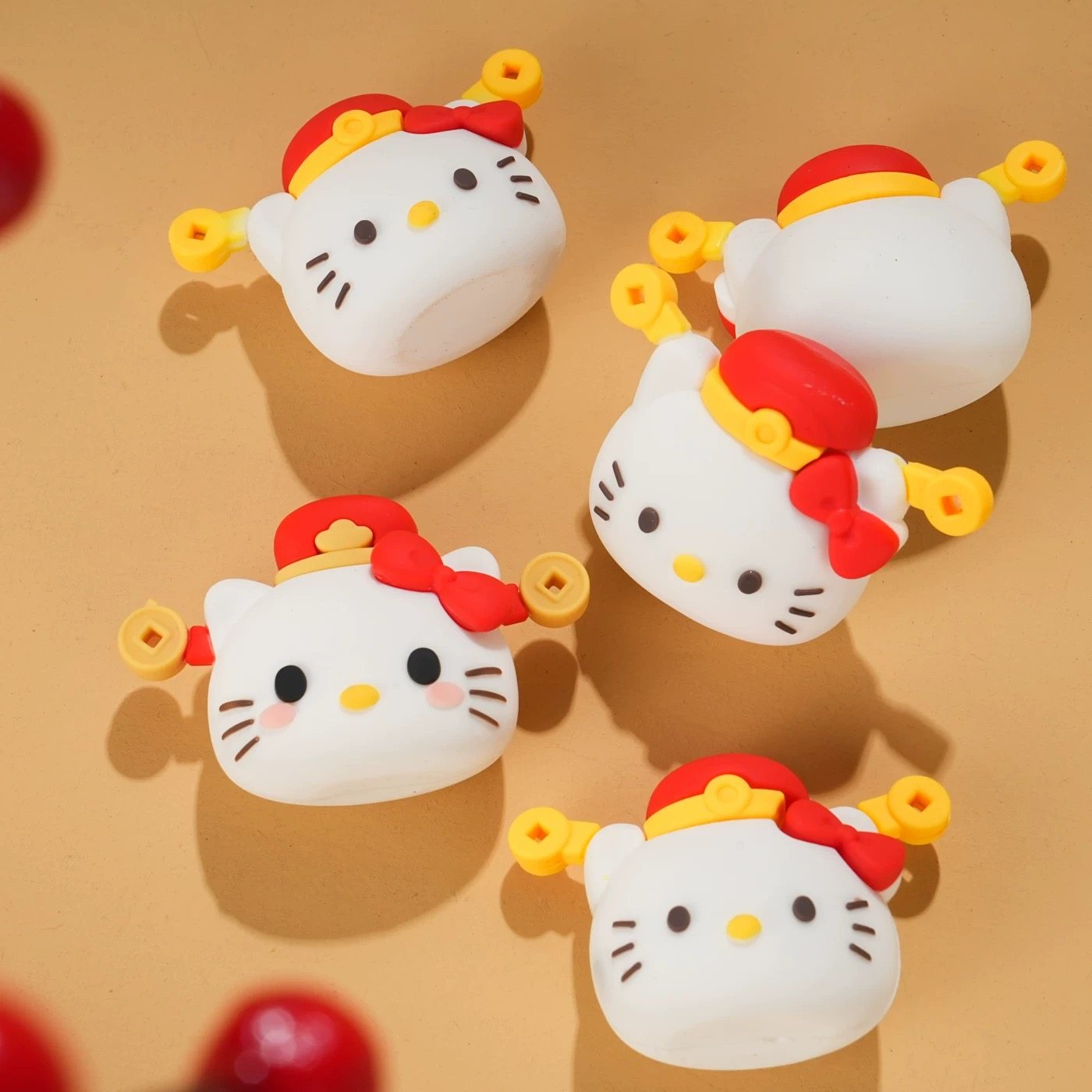 2026新年财神爷kt猫蛋糕装饰软胶卡通可爱hellokitty跨年招财摆件,淘宝优惠券,粉丝福利购,淘宝优惠卷