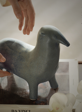 栗石复古抽象小马桌面摆件