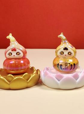 2026好运萌粒公仔娃娃摆件潮玩盲盒莲花圆形底座桌面摆件可爱解压