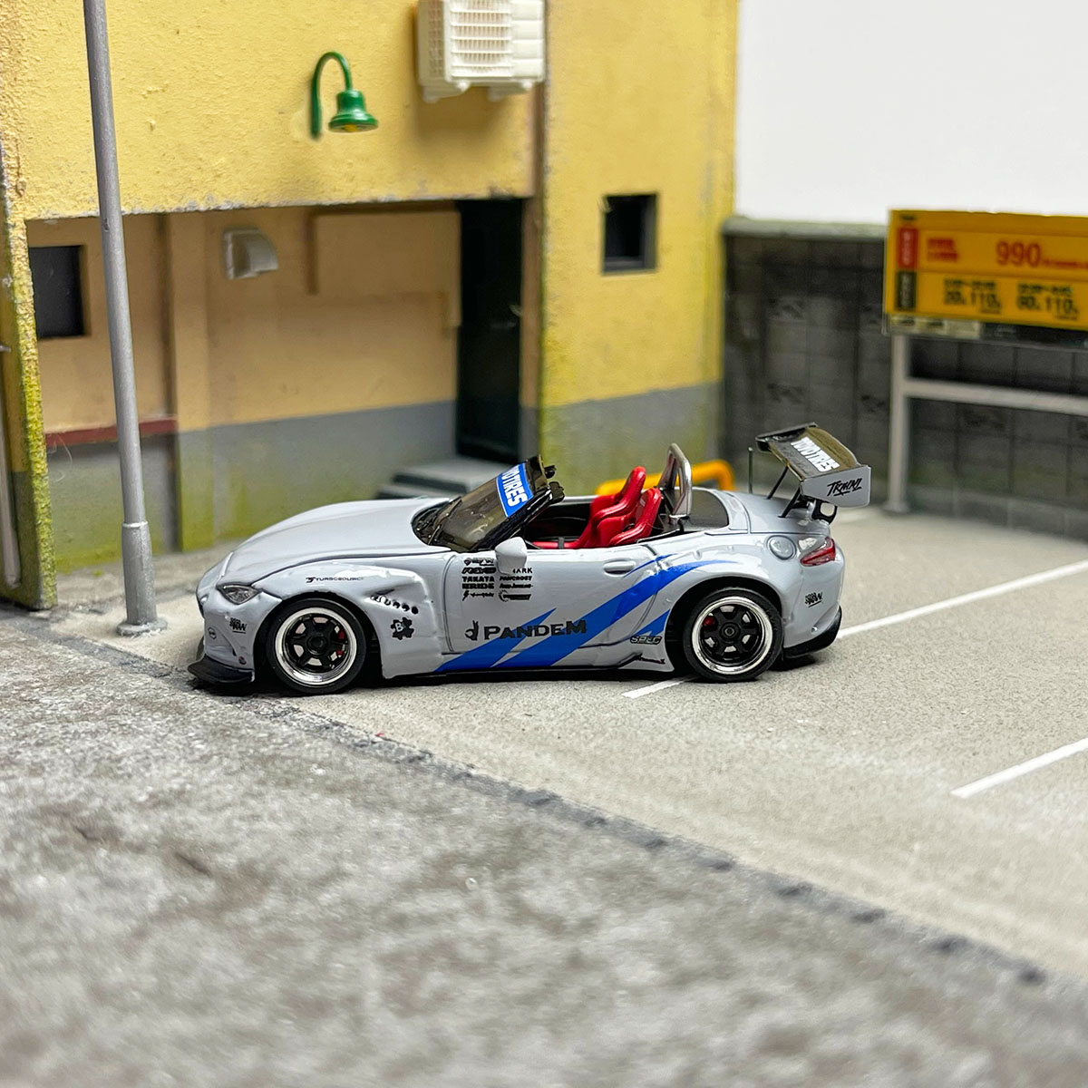 Rocket Bunny MX5 Street Weapon SW 1/64马自达敞篷车模型-图1