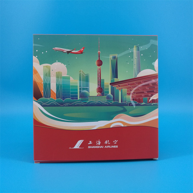 Shanghai Airlines aircraft model ornaments with detachable landing gear