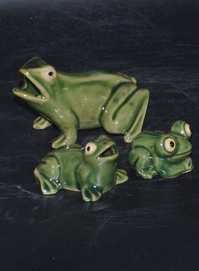 石湾公仔青蛙组合仿真假山流水