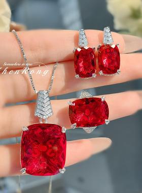 新款皇家蓝鸽血红吊坠大克拉肥方