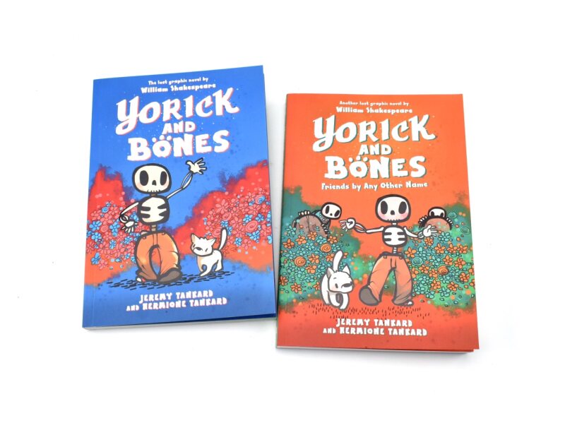 Yorick and Bones Friends by Any Other Name 骷髅和狗狗01-02 温馨友谊主题 幽默桥梁漫画书 8-12岁 英文原版进口图书