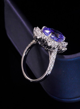 莫桑石繁星蓝宝石奢华戒指