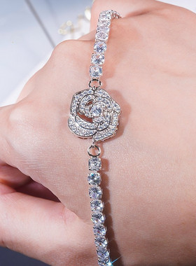 莫桑石群镶满钻山茶花项链