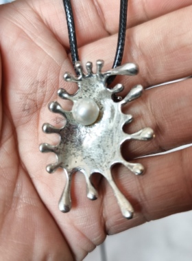 青岛外贸饰品蛇皮绳子毛衣链欧美风复古怪异个性长款项链胸针坠