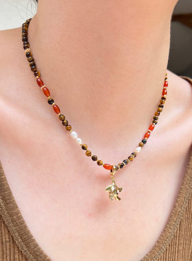 【秋冬新品】莓拉「雅丹流光」虎眼石琥珀流光色串珠珍珠项链