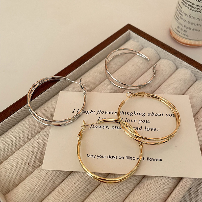 2025新款爆款夸张圆圈耳环女夏轻奢高级感耳圈耳钉素圈耳饰金色,淘宝优惠券,粉丝福利购,淘宝优惠卷