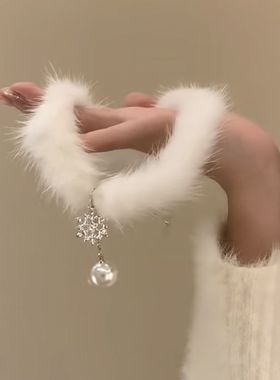 秋冬choker纯欲感毛绒流苏项链项圈小众锁骨链多层毛茸茸吊坠甜酷