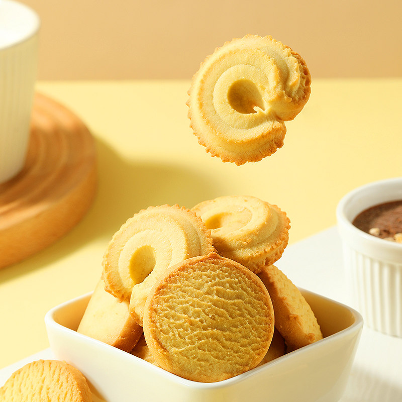 过年丹麦黄油曲奇饼干办公室解馋网红休闲零食小吃送礼盒装好吃
