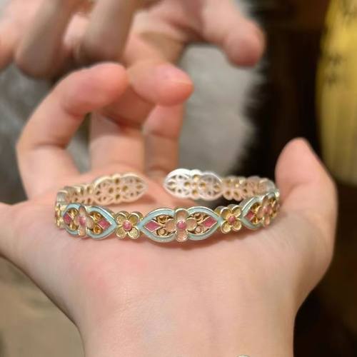 「花满筑」宫廷风花朵手镯女2025新款珐琅彩新中式国风高颜值手环 - 图2