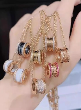 V金镀18K小蛮腰弹簧项链女男女情侣黑陶瓷慈善款锁骨链不掉色钛钢