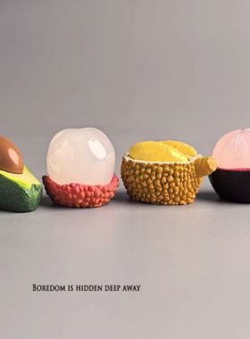 无聊了，摆几个拨开水果治愈心情仿真小摆件电脑日式工位办公桌面
